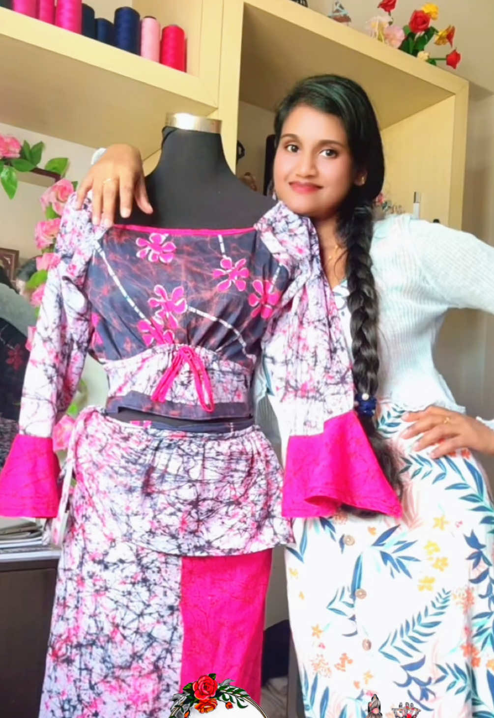 මැහුම් ශිල්පිනියගේ ජීවිතය සහ සිහිනය..  මැහුම් කරන අත් සහ දිලිසෙන ඇස් මගින්🧿 ඇය ඇගේ ජීවිතය ගොඩනඟයි ඇය ඇගේ සිහිනය හැඩගස්වයි නූල් සහ රෙදි හරහා,🧵 රාත්‍රිය සහ දිවා කාලය,  ඇය ඇගේ බලාපොරොත්තුව ඇගේම ආකාරයෙන්  සෑම කැපුමක්ම, සෑම මැහුමක්ම, නිහඬ සටනකි  ඇගේ අරගලය ආලෝකයක් බවට පත් කිරීමට සාප්පුවක්, නමක්, සුන්දර සිහිනයක් ඇගේම ස්ථානයේ මැහුම් කරන ලද අනාගතයක් ඇගේ ශක්තිය පිටුපස, නිහඬ සටනක්  ඇයගේ සිහින සැබැකිරීමට  ඇය ඇඳුම් නිර්මාණය කරනවා පමණක් නොවේ - ජිවිතයට බලාපොරොත්තු ගෙනෙන  මැහුම් කලාව නිර්මාණය කරනවා. ...... #hilighteveryone  #sewing #foryoupageシ #motivation #fashion