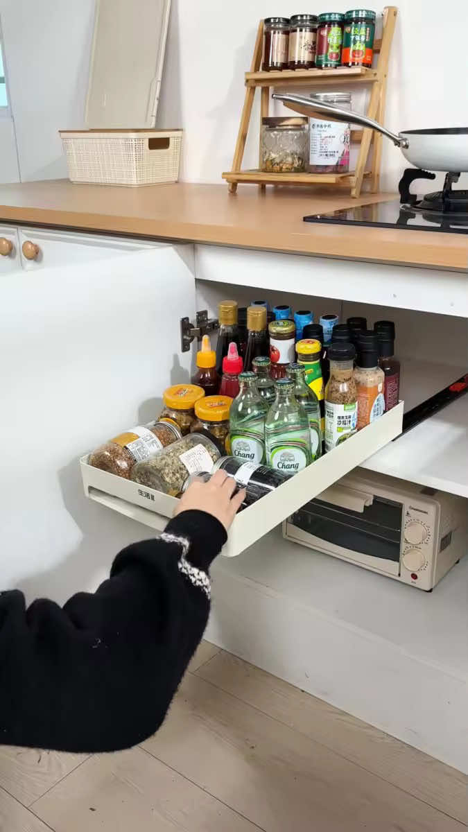 Piring makan juga dapat diatur dengan rapi, yang nyaman untuk dibawa. Lihatlah rak peralatan makan ini! Mudah untuk mendorong dan menarik, dan juga mudah untuk diambil.#rak #departmentstore172 #share #Dapur #rakpiring 