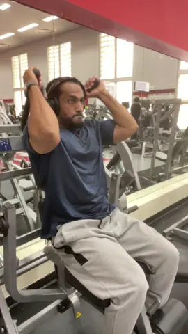 الألم مؤقت، أما الكبرياء فهو دائم.  Pain is temporary, but pride is  forever. #حديد #6pack #abs #workout #gym 