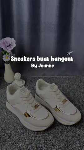 Cari sneakers yang modelnya simple tapi stylish? Mending checkout sneakers Jn231. Cuss checkout sekarang!#fyp #sepatujoanne #viralditiktok #bestseller #sneakers 
