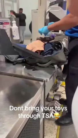 Funny moments at airport security 🤣🤣🤣 #funnymoments #funnyvideos #funnyprank #scareprank #foryoupage 