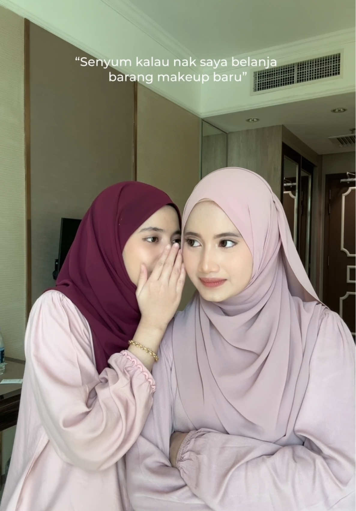 Apa punya soalan la kan? Perempuan mana yg tak nak org belanja makeup hehe 🤭 Nasiblah! Hawa pulak baru tahu kat guardian ada product SILKYGIRL yg new arrivals, memang bawa member pergi situ je lah 🥳 @SILKYGIRL_Malaysia  #fyp #makeupreview #localbrand #beautymy #makeupmalaysia       