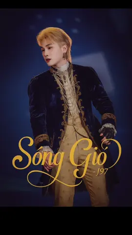 Sóng Gió - J97 | Tân Nhạc Thính Phòng Trời ban ánh sáng, năm tháng tứ bề rực rỡ, tưởng rằng hạnh phúc đã tìm được lối về. Người con gái ấy mang theo tia nắng, bước vào đời chàng trai như một phép màu. Nhưng lạ thay, dù ánh sáng chan hòa, trong lòng chàng vẫn còn một khoảng tối chưa thể nguôi ngoai. Có lẽ, đó là bóng tối của những thương tổn xưa cũ, những ngày dài đơn độc, hay nỗi lo âu chẳng ai thấu hiểu. Người con gái mang nắng kia cố gắng sưởi ấm, nhưng ánh sáng chỉ thực sự trọn vẹn khi trái tim con người đủ can đảm mở ra. Và thế là, câu chuyện trở thành hành trình: nàng dùng sự dịu dàng để gột rửa nỗi buồn, còn chàng học cách để cho ánh sáng ở lại trong tâm hồn mình. #jack #tannhacthinhphong #j97 #xuhuong #viral 