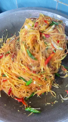 Kates tumis, kembang kates tumis  Daun kates klo ngolah nya gak pait pun aq suka 🥰  #tumis #masakansimple #pepaya #menusimple #resepsimple 