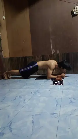 plank 10 menit ngalahin rekor sendiri #workout #calisthenics #plank #10menit 