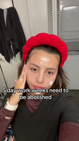 let’s protest this #5dayworkweek #9to5 #dayinmylife #dailythoughts 