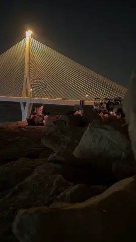 الإبتلاء الذي كَشف لكَ الكثير مِن حولك لم يكُن صدفة بل كان هدية من الله.