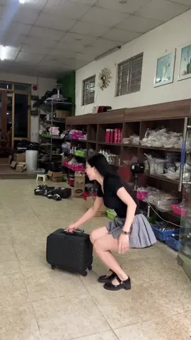 quay video là phụ còn bày trò là chính 😂😂#copkeotramsize42 vs #copkeotramsize48 nhé chị em