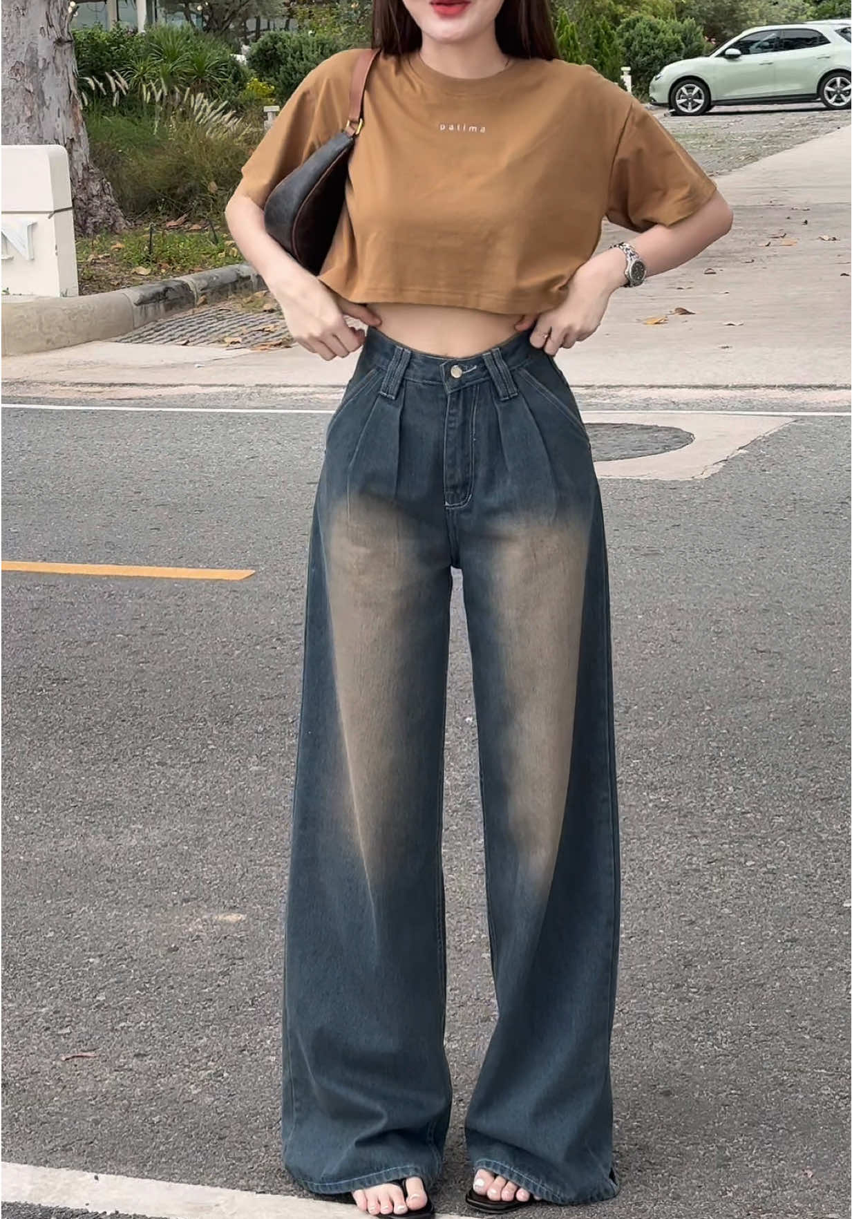 #OOTD #patimajeans #เสื้อครอปโอเวอร์ไซซ์ #คอนเนอร์เดอะยีนส์ 