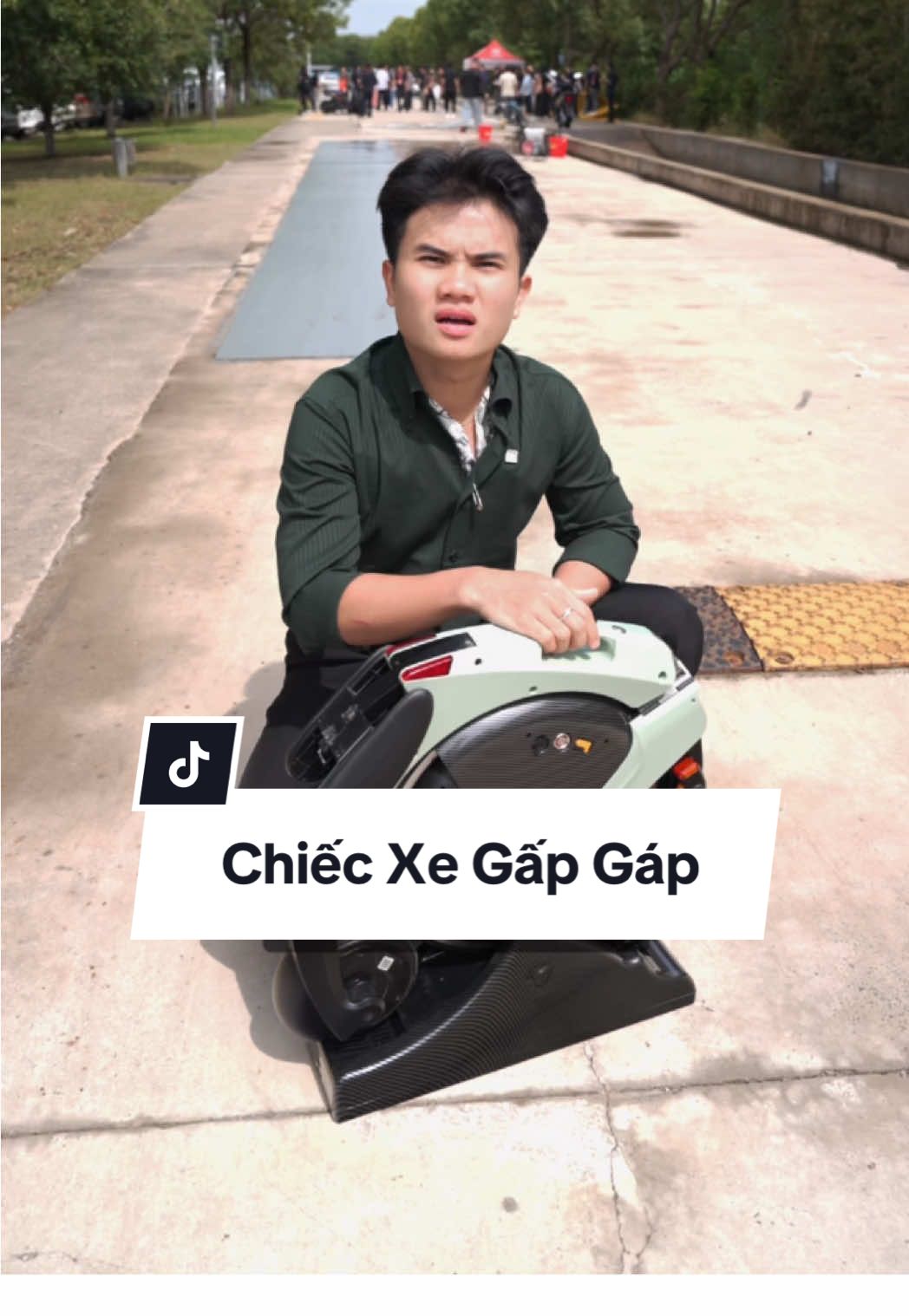 Chiếc xe gấp gáp #anhmatvuong #amvm 