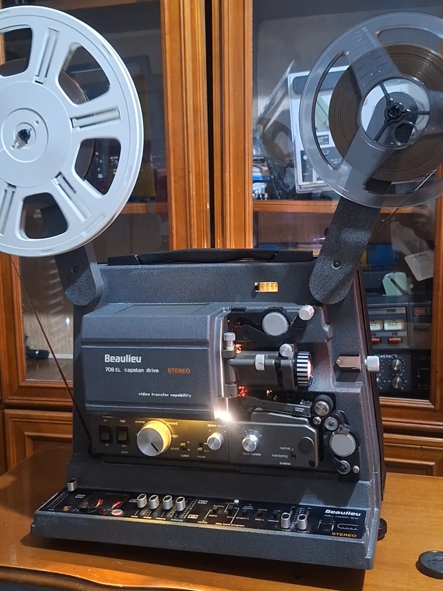 Super 8 Projector Beaulieu 708 EL capstan drive stereo #vintage #super8 
