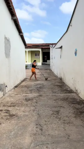 Limpeza do terreiro #asmr #asmrvideo #asmrsounds #fyp 