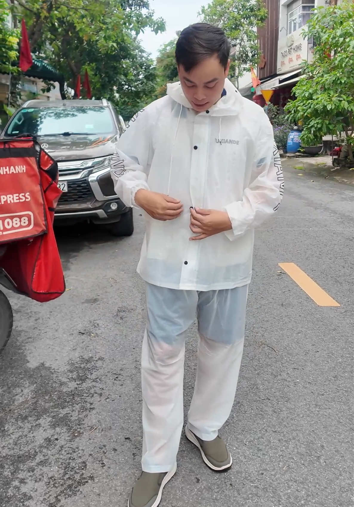 Áo mưa bộ giờ thời trang quá #aomua #yuxiande #aomuabo 