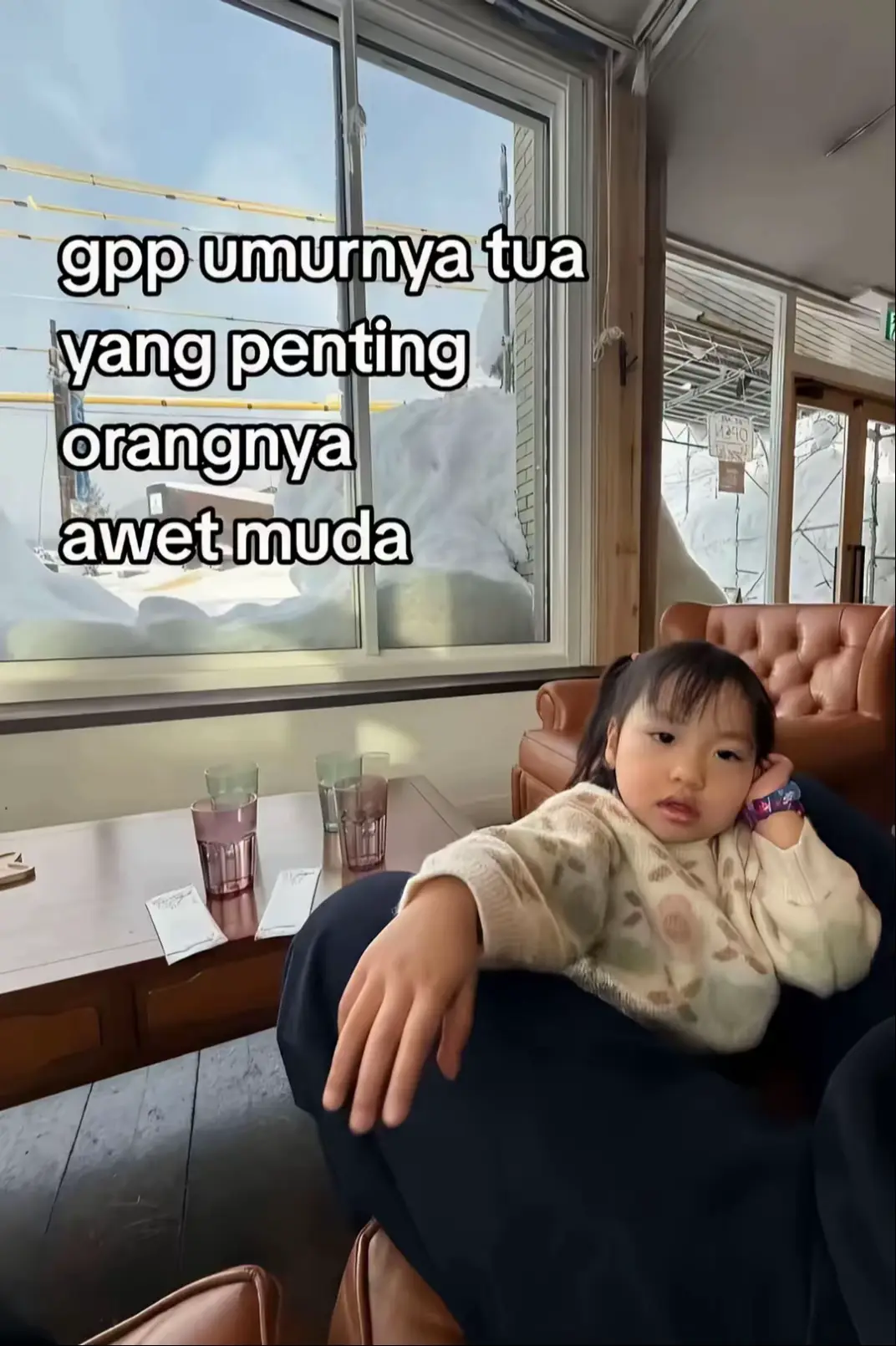 Mana kalo foto masih suka dua jari ✌🏻 + bibir manyun 😗 #4u #masukberanda #fyp #tulungagung24jam #trending 