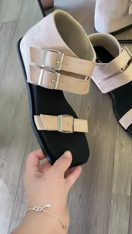 Em này xinh lắm nè #depsandal #depnuthoitrang #xuhuongtiktok 