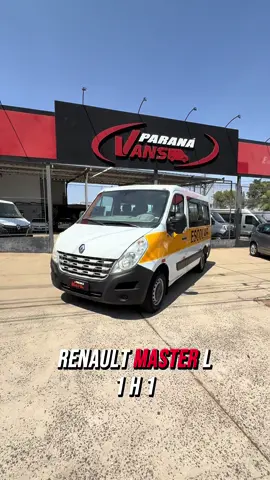 🚐 Renault Master Escolar 2017/2018 – Pronta pra rodar! Vai começar a trabalhar ou renovar a frota? Essa van está pronta para o serviço! ✨ Destaques: 	•	Ano 2017/2018 	•	Capacidade para 20 lugares 🧑‍🎓 	•	Direção hidráulica e ar condicionado ❄️ 	•	Bancos em Courvin – fáceis de limpar e confortáveis 	•	Janelas de abrir para mais ventilação 	•	Pneus em ótimo estado 🛞 	•	271.000 km, revisada e pronta para rodar 🚀 📑 Documentação em ordem, só transferir e trabalhar! 💰 Oportunidade imperdível para quem busca qualidade e custo-benefício! WhatsApp 019 99696-9495 Done #RenaultMaster #VanEscolar #ProntaPraTrabalhar #ParanáVans