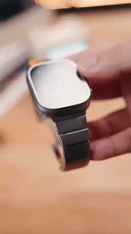 You haven’t still been wearing that nylon watch band all summer, have you？#metalband#watchband#watchstrap#newareival#scratchproof 