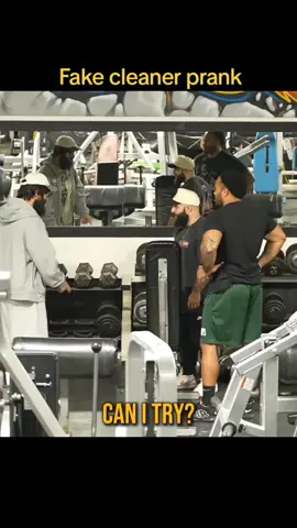 #anatoly #gym #gymprank #gymprankcleaner #powerlifter 