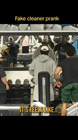 #anatoly #gym #gymprank #gymprankcleaner #powerlifter 