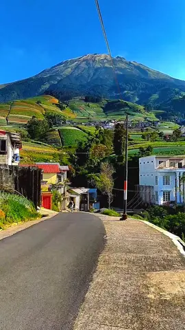 #ngelencer🏃🏻💗 #wisatamagelang #magelangexplore #gunungsumbing #fypviralシ゚viral 