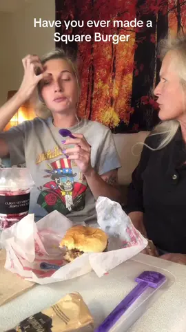 Have you ever made a Square Burger #motherdaughter #funny #eating #food #live 