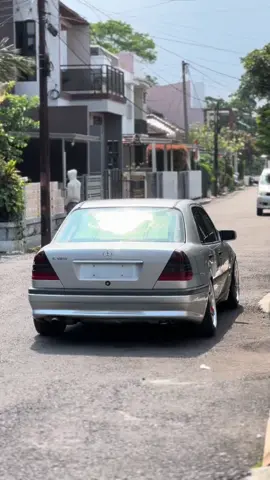 kalo kita ngestock w202 ada yg mau ga? #w202 #motuba 