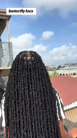 Get this at only 1700/= labour and mine are  painless and pre-made  #mombasatiktokers #MomsofTikTok #kenyantiktok🇰🇪 #mombasabraider #butterflylocs 