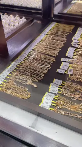 Gelang yg aku pakai hampir sama sama emas 16k Yuk cek dikeranjang kuning #gelangnuri #gelangtitanium 