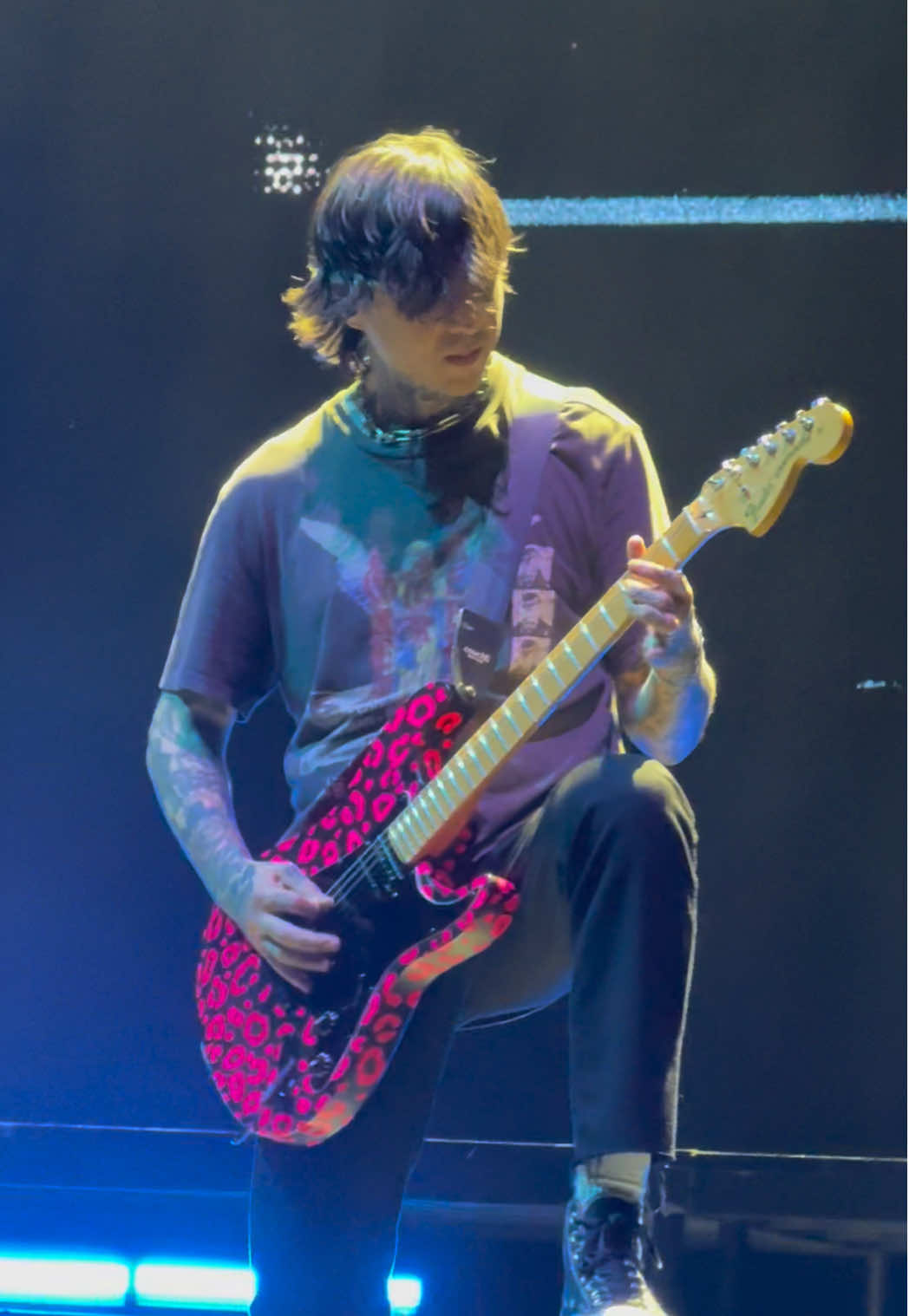 i even got one of tony’s picks holy shiiiiiiiiitttrr #ptv #piercetheveil #ptvmanchester #tonyperry #vicfuentes 