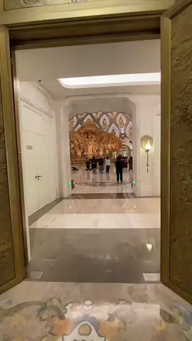Pháp Giới Quán Âm nằm trong quần thể danh thắng Núi Phổ Đà (Putuoshan), thuộc thành phố Chu Sơn, tỉnh Chiết Giang, Trung Quốc.  Địa chỉ thường được ghi là 85-1 Meilu Road, Putuo Mountain, Zhoushan, Zhejiang. Đây là một trong những điểm tham quan nổi bật nhất với tượng Quán Âm hùng vĩ, nằm gần chân núi Bạch Sơn trong khu vực quần đảo Chu Gia Giản.  #xuhuong #xuhuongtiktok #viral #nammoquantheambotat🙏🙏 #nammoadidaphat 