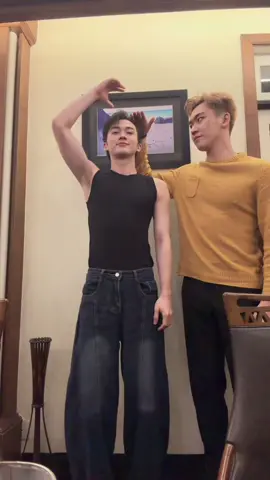 နွေအရပ်ပိုရှည်တယ် ဟားဟား🖤#နွေငြိမ်းချမ်း #minnyeinchan #ခင်ဗျားမသိပါဘူး #fyp #khantchan @Aung Khant Kyaw 