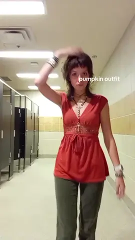 i freakin love halloween#pumpkin #falloutfit #OOTD #halloween #freepalestine 