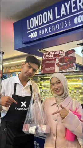 Sekarang Blok M sudah baik-baik saja  Yuk mampir ke Jakarta Floss dan cobain menu baru abon gulungnya! #BlokMreborn #jajandiBlokM #kulinerBlokM #promomakangajian 