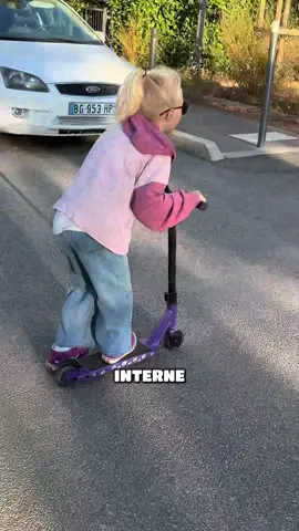 1nsta : lola.kluz 🫶🏻 #handicap #Skateboarding #trottinette 