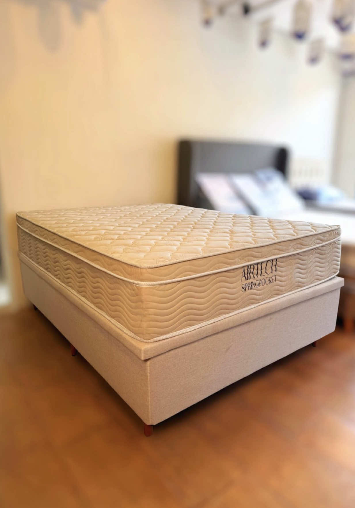 Conforto, qualidade e preço justo em um só lugar! 💤✨ Esse colchão Ortobom de molas ensacadas casal garante noites de sono revigorantes e está saindo por apenas R$1.199. ➡️ Aproveite para transformar seu descanso hoje mesmo! #colchao #colchoes #bh #ortobom 