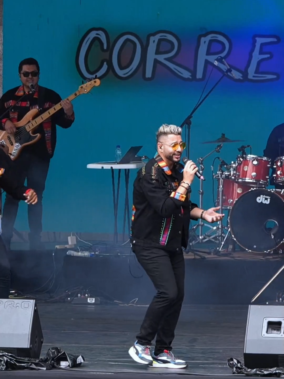 🚨 VIERNES DE CARAJÚ 🚨 🎶 ¿Cómo dice que no se goza… que no se gozaaa? 🎶 Con La Banda del Carajú no hay excusas: ¡se goza sí o sí! 🕺💃 👉 Sube el volumen, etiqueta con quién gozarias y arranquemos el finde como se debe 🔥 #musicaecuatoriana #orgulloecuatoriano #labandadelcaraju #ecuatorianizate 