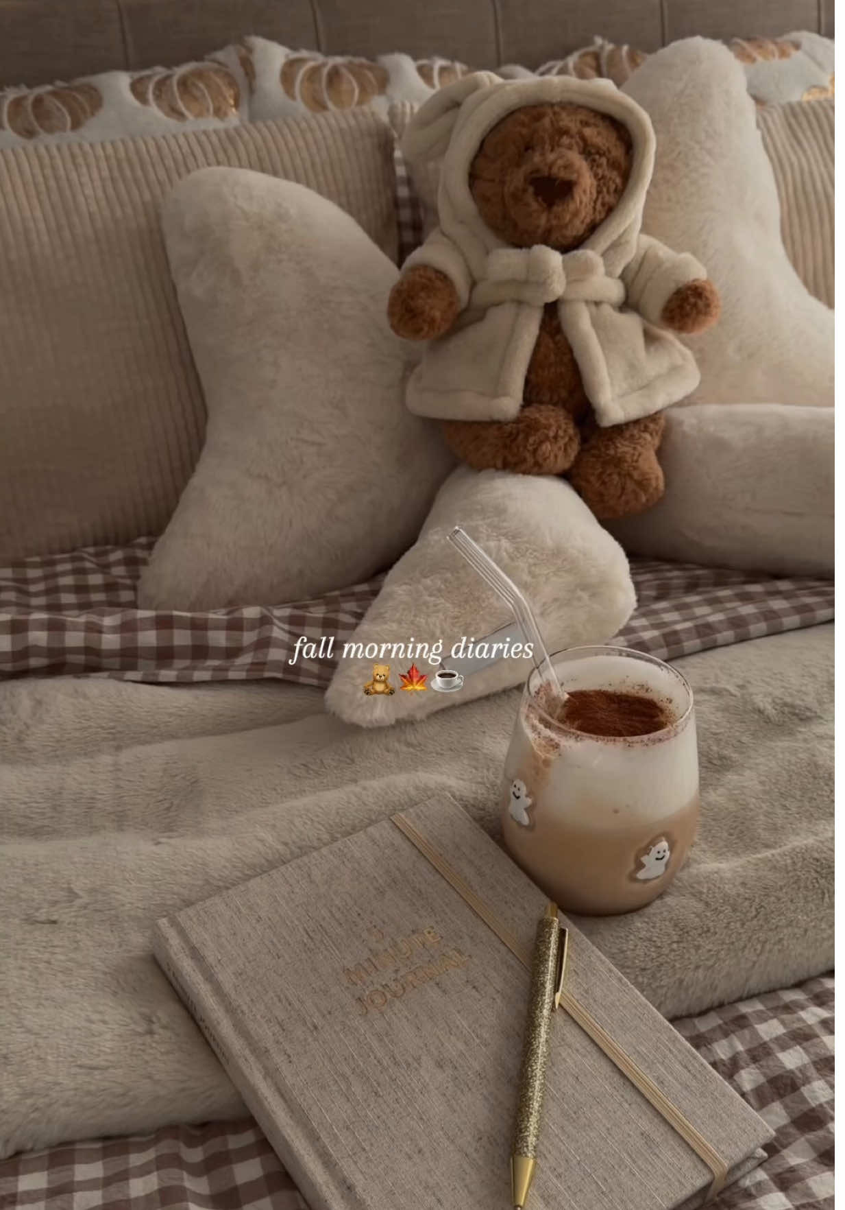 fall morning diaries 🍂🤎🧸 #cozymorning #morningroutine #cozytok #fallaesthetic #cozymorningroutine 