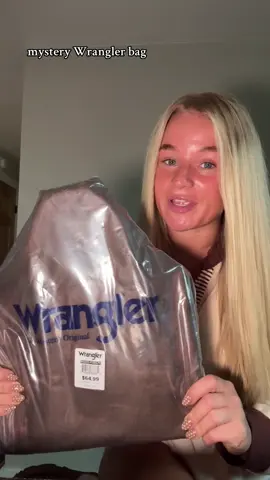 THIS WAS SO FUN🤭 #mysterybag #wrangler #wranglerpurse #wranglergirl #unboxing 