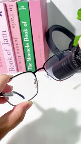 A smart sunglasses that can listen to music and make call also can provent both blue light sunlight to protect your eyes#buletoothheadset  #smart glasses #smart#flashsale #TikTokShopLaborDaySale