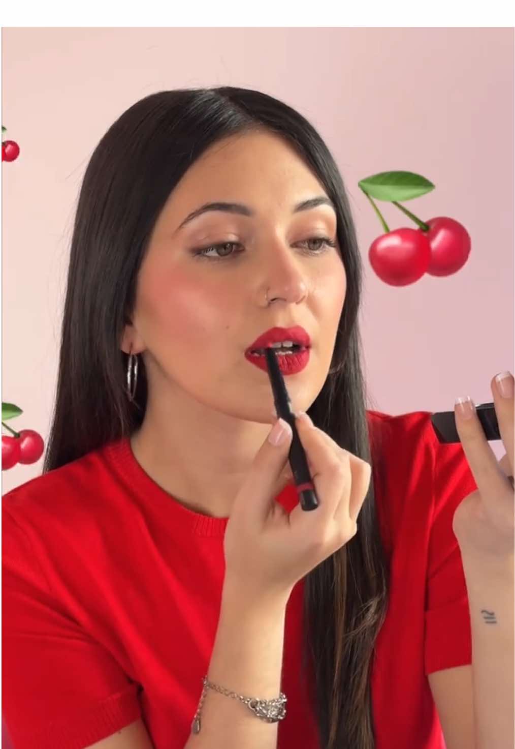 Esa sensación cuando todo encaja… hasta el maquillaje 😉 Compártelo con tu amiga que hace match contigo. #ColorTrend #AVON #MakeUpMatch #avonecuador
