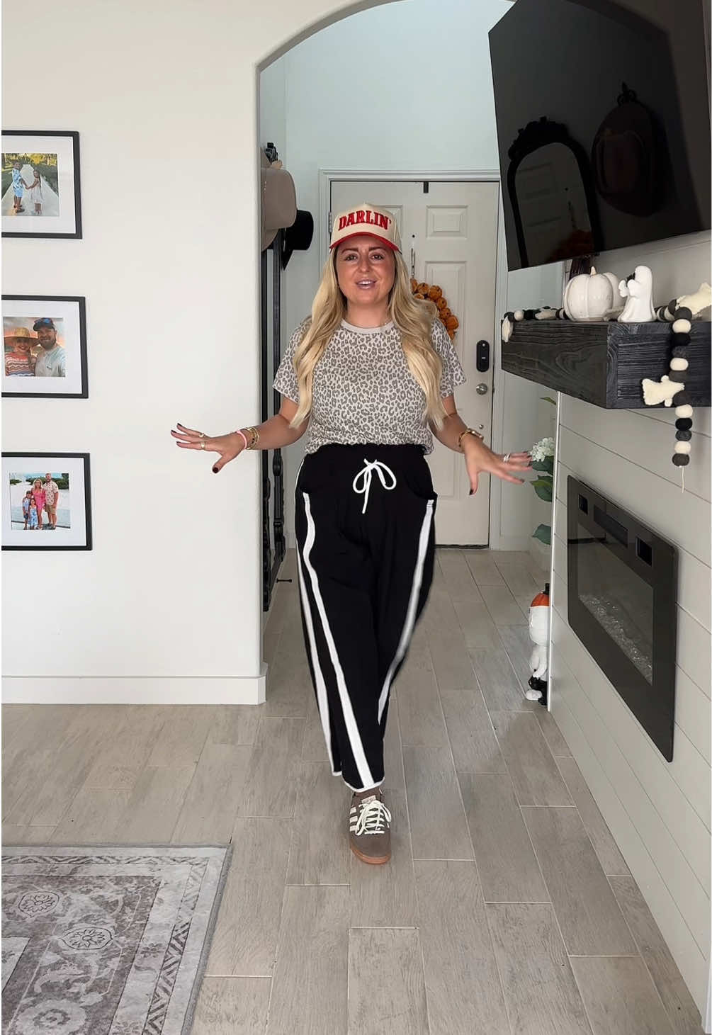 Love these track pants!! #falloutfitinspo #trackpants #falloutfit #fyp #OOTD 