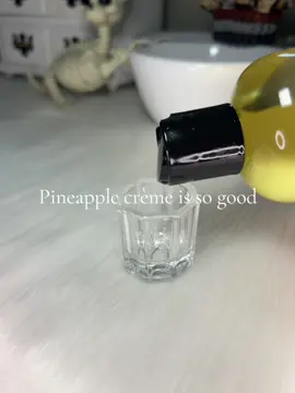 It’s smells delicious 🤤  #pineapplecreme #bodyoil #SelfCare #selflove #herfantasybox 