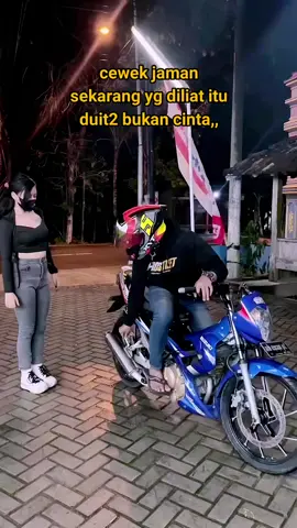 Dia punya sgalanya dan aku banyak kurangnya.....