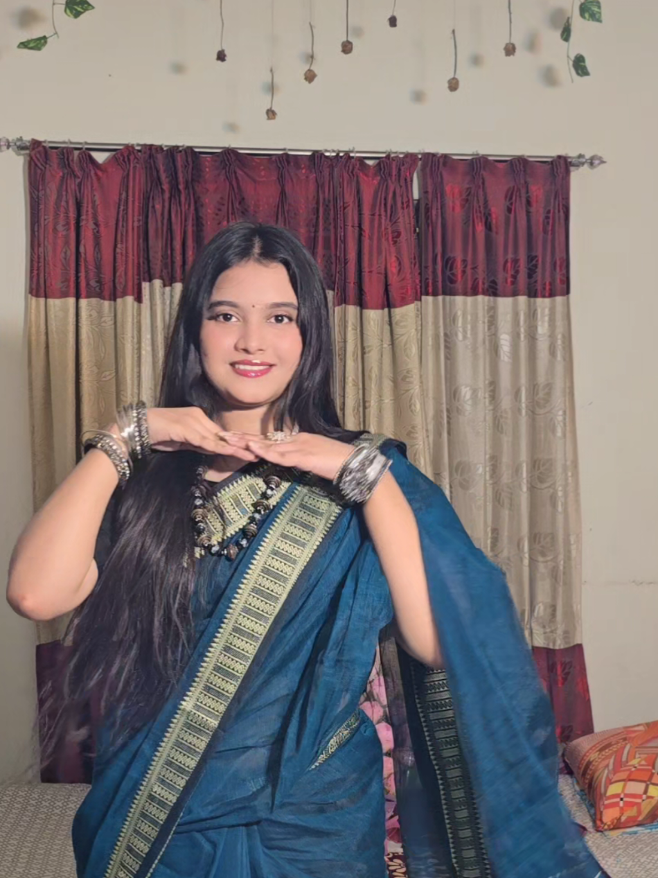 saree from : @উপহারিকা 