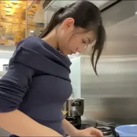 lagi masakin aku ya cee😁😁😁 #michiejkt48 #michiealexandra #jkt48 #fyp 