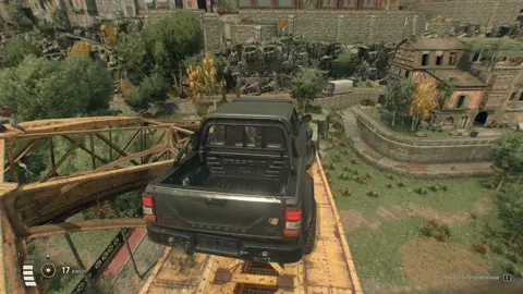 Nice try bro🫠 Dying Light: The Beast — это приключенческий экшен с видом от первого лица. Действие игры разворачивается в долине Кастор-Вудс, популярном сельском туристическом месте, захваченном зомби. Игроки могут исследовать этот открытый мир с помощью навыков паркура Крейна или управляя полноприводным автомобилем[1]. Как и в первой игре, зомби медлительны при солнечном свете, но по ночам становятся более агрессивными и опасными. Крейн может использовать различные виды оружия ближнего боя и огнестрельное оружие[2], а также сверхчеловеческие способности, позволяющие ему бегать быстрее обычных людей. Он может входить в «режим зверя», что открывает мощные атаки голыми руками и возможность метать в противников предметы из окружения, нанося им значительный урон[3]. В процессе прохождения игроки открывают для Крейна новые навыки, усиливающие его боевой потенциал. Как и предыдущие части серии, игра поддерживает кооперативный режим для четырёх игроков#dyinglightthebeast #game #zombie #рекомендации #fyfypシツfyforyfyfypシツ 