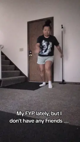 How y'all be doing that half flip thingy? 🥴 DC: @mamadi.clb 🔥 #trending #dance #tiktokchallenge #nofriends #fyp 