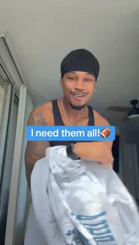 These vintage football sweatshirts are 🔥 #philadelphiaeagles #football #vintage #footballsweatshirt 