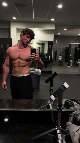 Tunnel with no vision. #LanguageLearning #bodybuilding #GymTok #MentalHealth #headless 