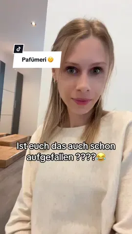 Kennt ihr das, wenn ihr ganz normal shoppen geht, nix Besonderes macht, keinen Menschen umarmt, nix… und plötzlich riecht ihr, als wärt ihr gerade in einer Parfümerie explodiert?! 😂 Ich schwör, da läuft jemand mit einer Duftwolke durch den Laden, die so heftig ist, dass sie sich an einen klebt wie Kaugummi unter’m Schuh 🤯. Ich hab nichts getan, aber plötzlich denk ich mir: ‘Hä? War ich jetzt heimlich Chanel testen oder was?!’ 😅 #viralvideos #parfüm #tiktoknews #tiktokviral #fy